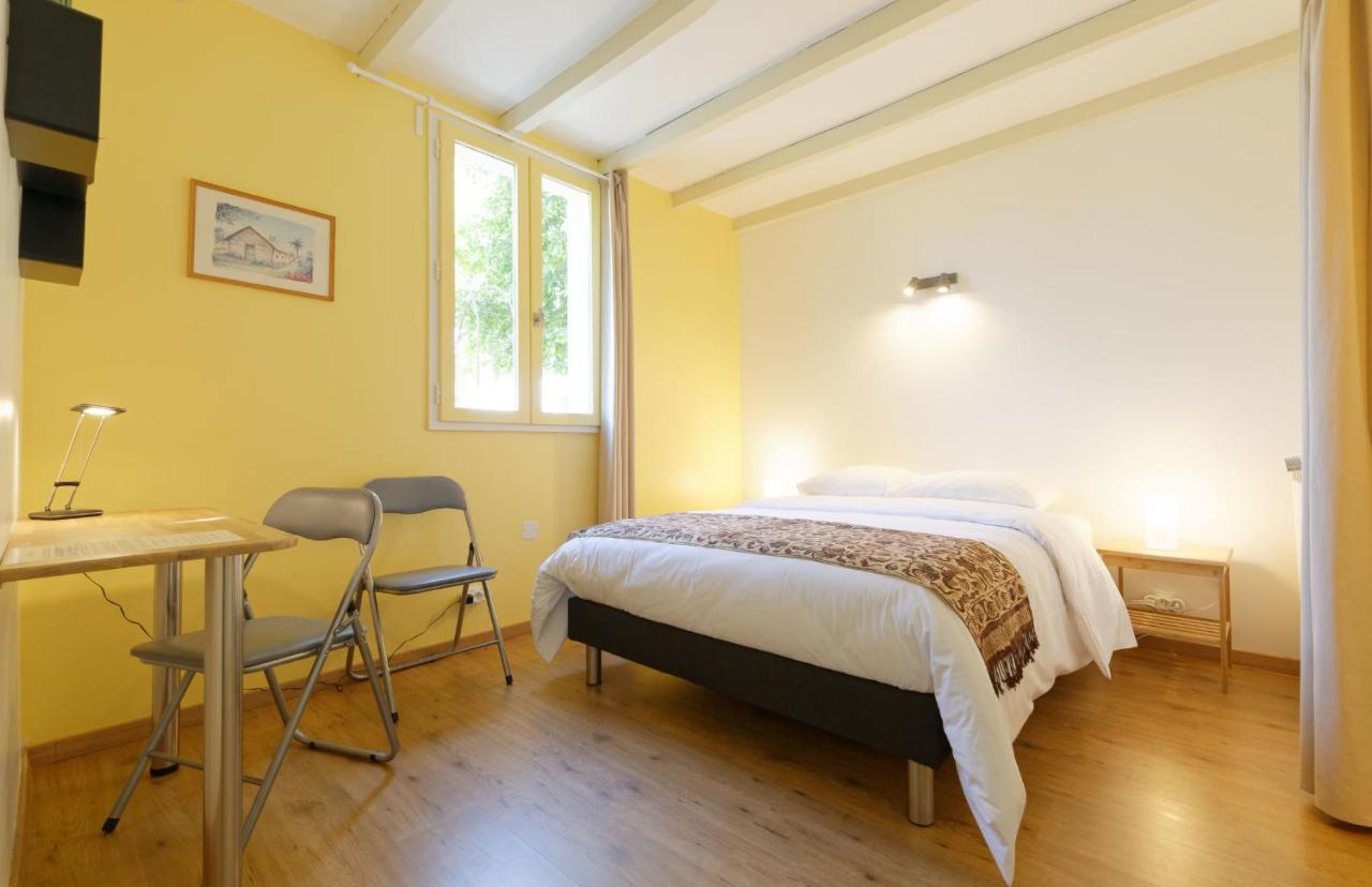 Savignac-Mona Chambre D'Hotes De Charme A La Maison Bleue מראה חיצוני תמונה